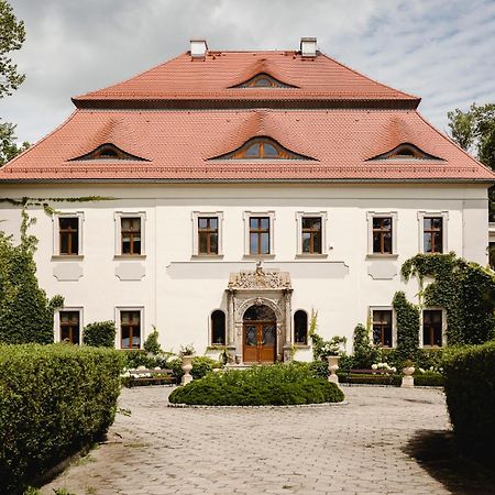Palac Mojecice Exterior photo